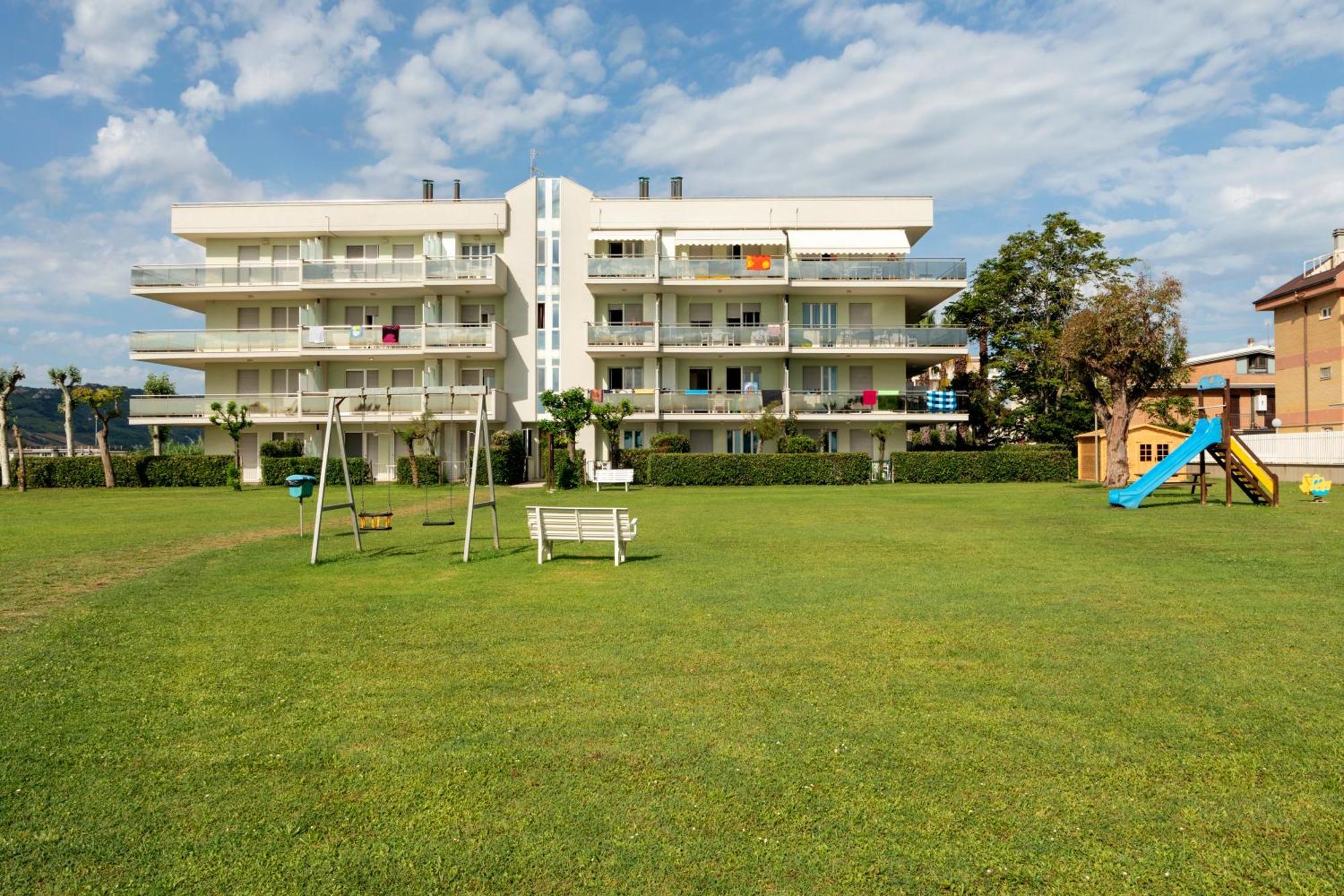 Aparthotel Brezza Di Mare